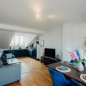  Apartment Luga Homes - Zoo